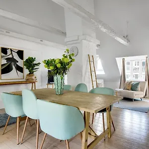 Apartment Sanders Main - Endearing Two-bedroom Duplex With A Balcony Next To Magical Nyhavn, Kopenhagen
